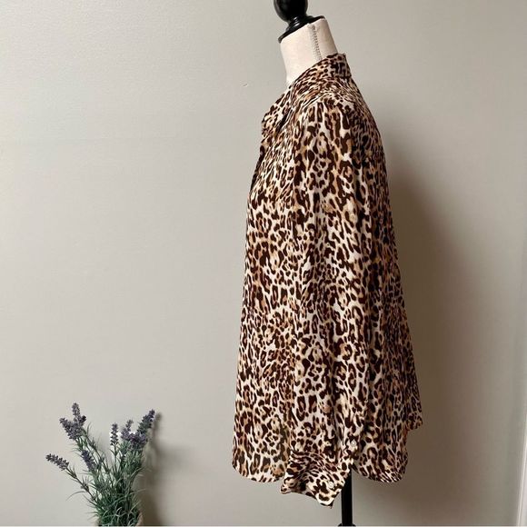 Banana Republic Dillon Classic Fit Buttondown Shirt in Animal/Leopard Print - Picture 7 of 13